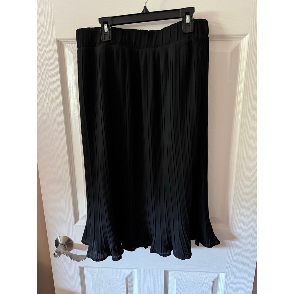 NWT Pleione Black Pleated‎ Skirt Size Large